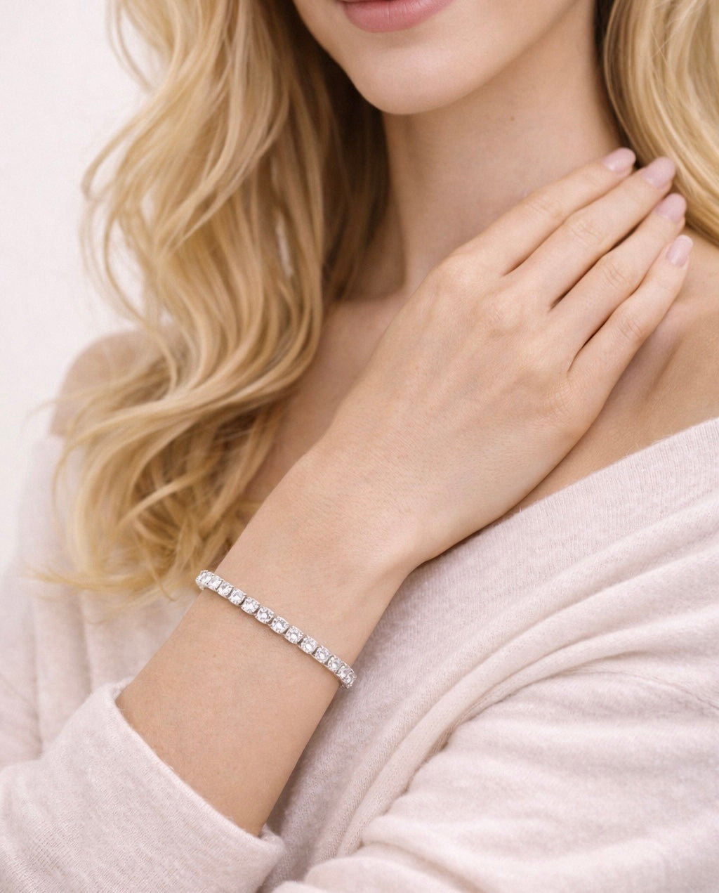 Light colored diamond claw inlaid zircon titanium steel bracelet